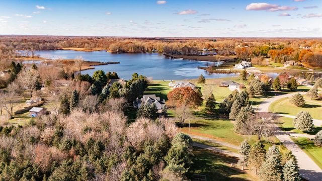 8573 W Lakeshore Drive, Perry, MI 48872