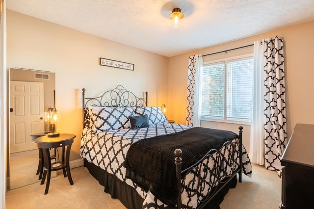 8573 W Lakeshore Drive, Perry, MI 48872