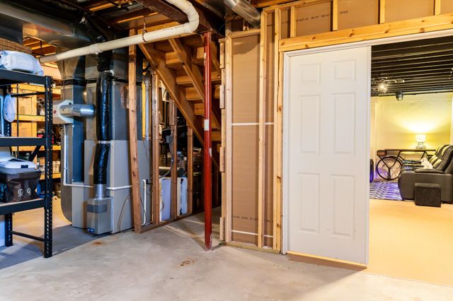 8573 W Lakeshore Drive, Perry, MI 48872