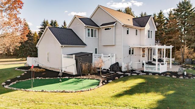 8573 W Lakeshore Drive, Perry, MI 48872