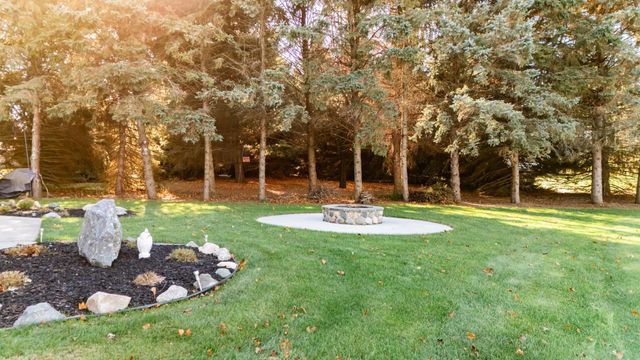 8573 W Lakeshore Drive, Perry, MI 48872