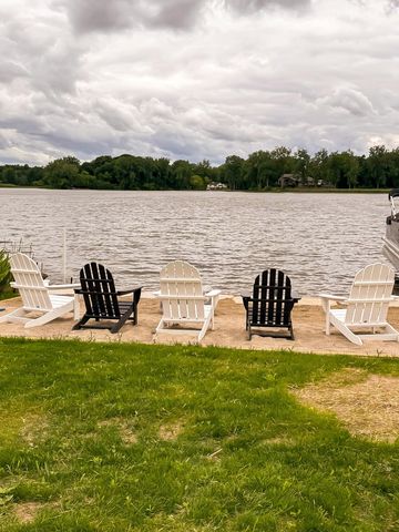 8573 W Lakeshore Drive, Perry, MI 48872