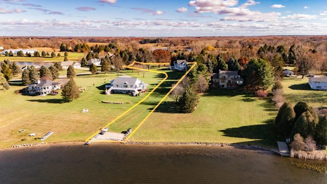 8573 W Lakeshore Drive, Perry, MI 48872