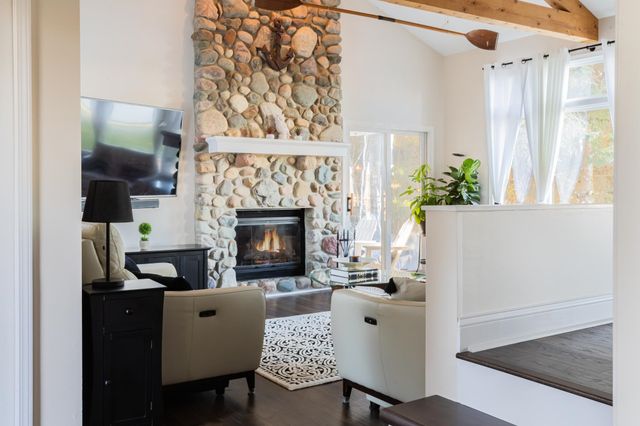 8573 W Lakeshore Drive, Perry, MI 48872