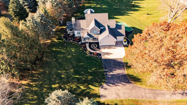 8573 W Lakeshore Drive, Perry, MI 48872