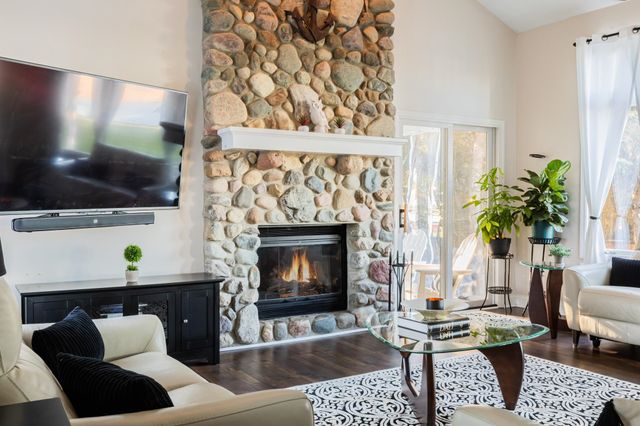 8573 W Lakeshore Drive, Perry, MI 48872