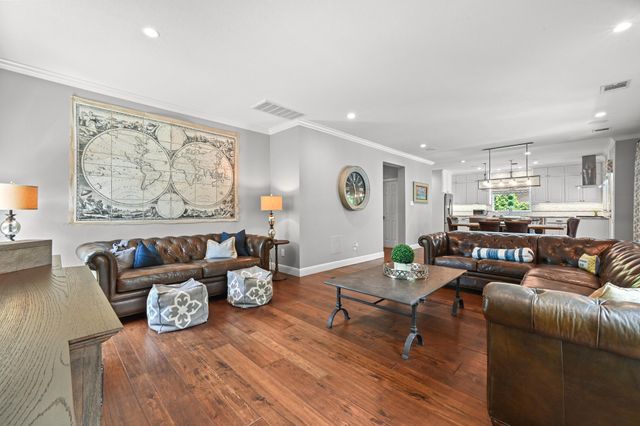 6122 Mordred LN, Austin, TX 78739