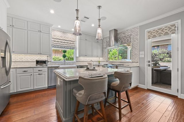 6122 Mordred LN, Austin, TX 78739