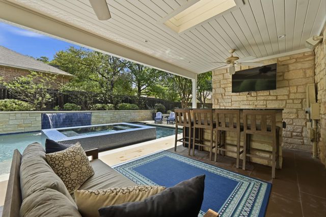 6122 Mordred LN, Austin, TX 78739