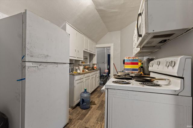 517 W Lexington Avenue, Elkhart, IN 46516