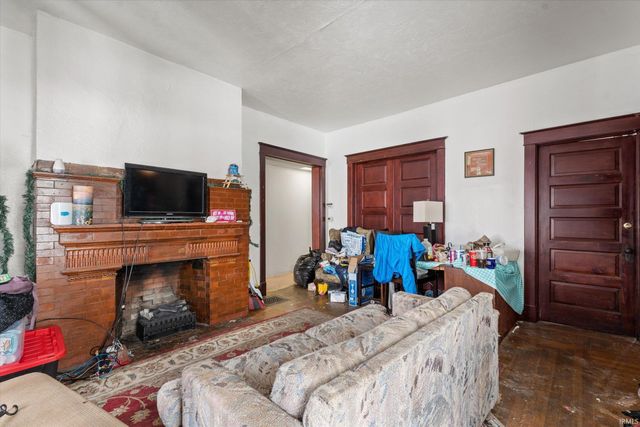 517 W Lexington Avenue, Elkhart, IN 46516