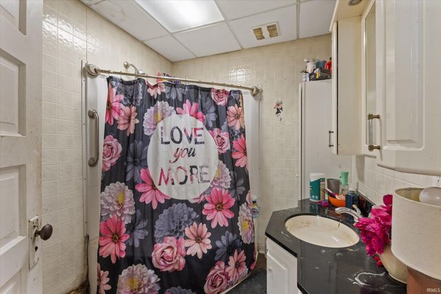 517 W Lexington Avenue, Elkhart, IN 46516