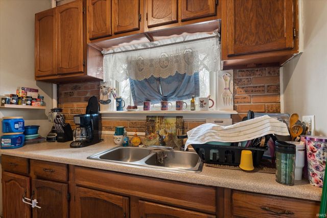 517 W Lexington Avenue, Elkhart, IN 46516