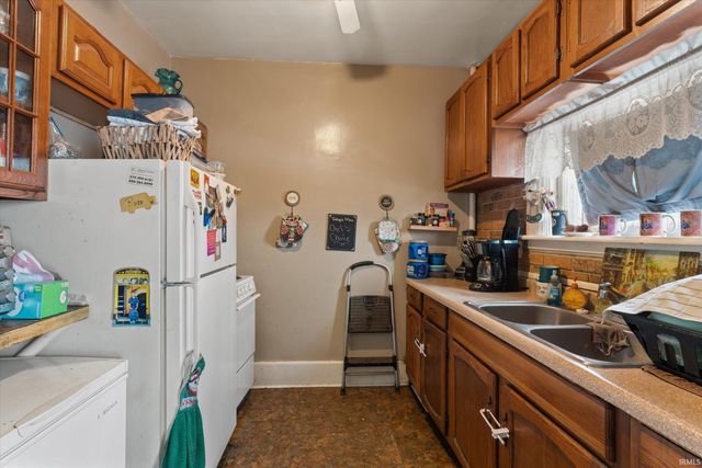 517 W Lexington Avenue, Elkhart, IN 46516