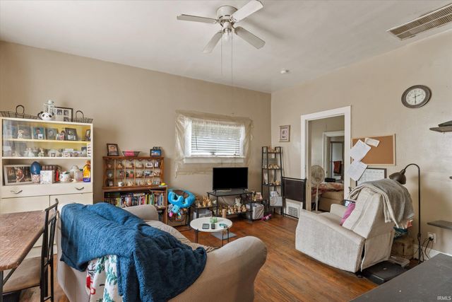 517 W Lexington Avenue, Elkhart, IN 46516