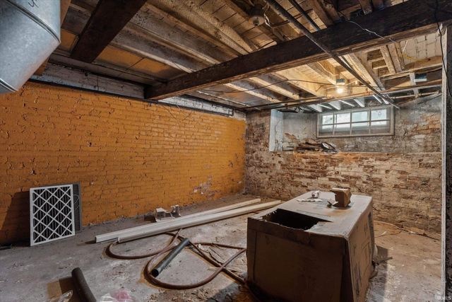 517 W Lexington Avenue, Elkhart, IN 46516