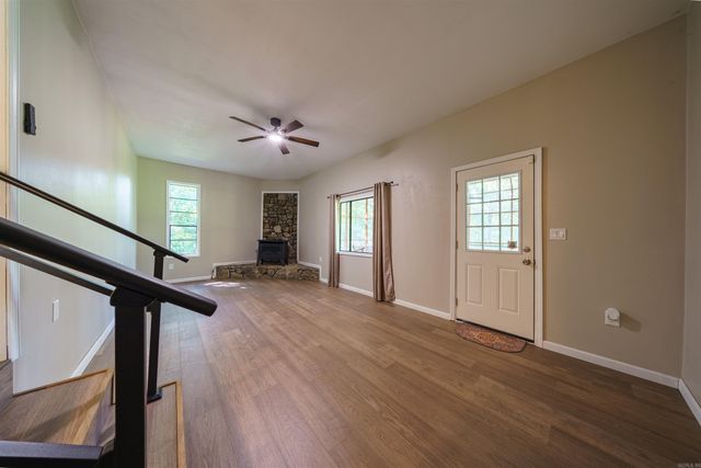 306 N Rainey Lane, Cave City, AR 72521