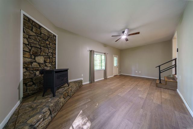 306 N Rainey Lane, Cave City, AR 72521