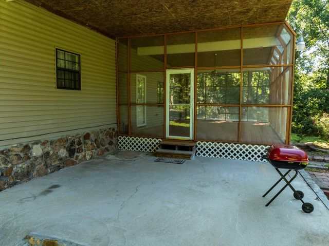 306 N Rainey Lane, Cave City, AR 72521