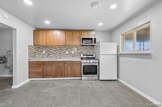 2552 Emogene Street, Melvindale, MI 48122