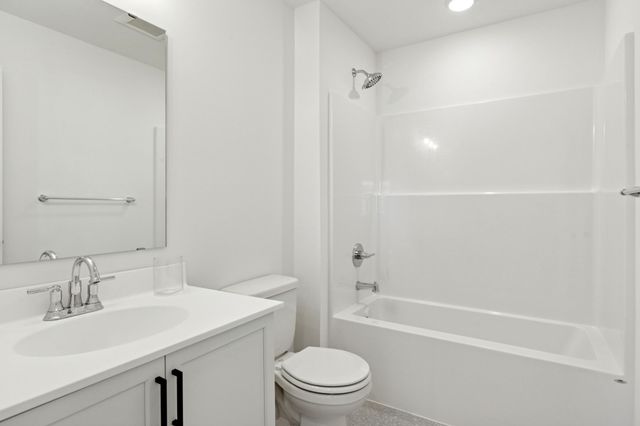 5014 Airlake Draw, Woodbury, MN 55129