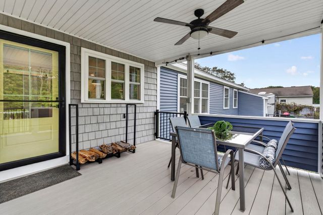 39 N Reading Street, Hooksett, NH 03106
