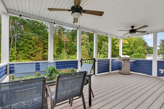39 N Reading Street, Hooksett, NH 03106