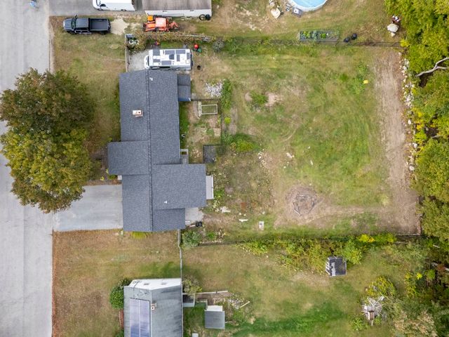 39 N Reading Street, Hooksett, NH 03106