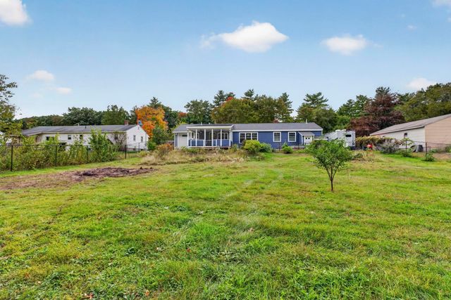 39 N Reading Street, Hooksett, NH 03106