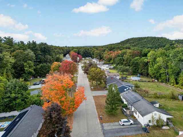 39 N Reading Street, Hooksett, NH 03106