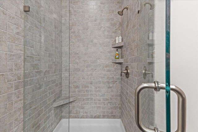 68 Laurentide Lane, South Burlington, VT 05403
