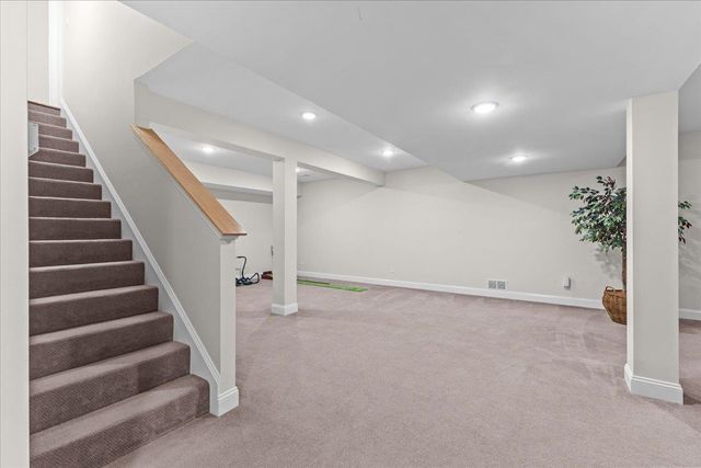 68 Laurentide Lane, South Burlington, VT 05403