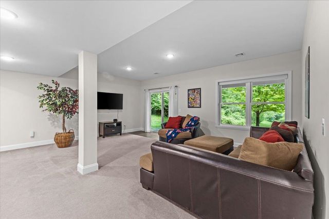 68 Laurentide Lane, South Burlington, VT 05403