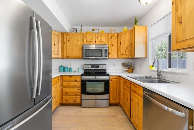 732 N 200 E, Springville, UT 84663