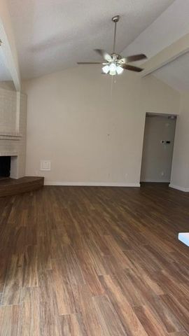 451 Oakdale Drive, Stafford, TX 77477