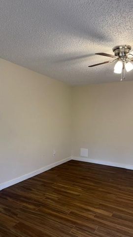 451 Oakdale Drive, Stafford, TX 77477