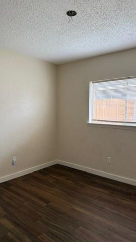 451 Oakdale Drive, Stafford, TX 77477