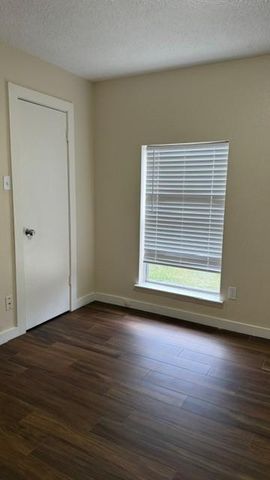 451 Oakdale Drive, Stafford, TX 77477