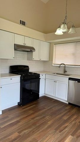 451 Oakdale Drive, Stafford, TX 77477