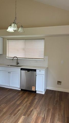 451 Oakdale Drive, Stafford, TX 77477