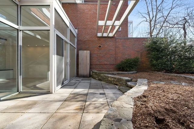 975 Memorial Drive 204, Cambridge, MA 02138