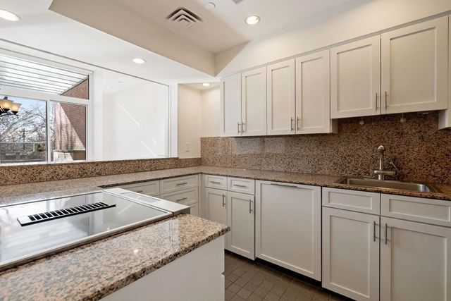 975 Memorial Drive 204, Cambridge, MA 02138