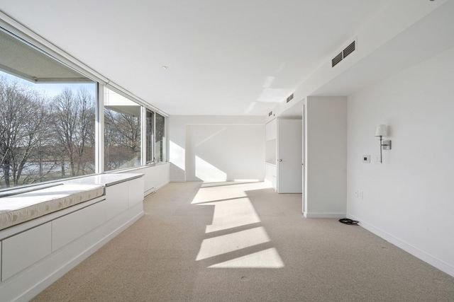 975 Memorial Drive 204, Cambridge, MA 02138