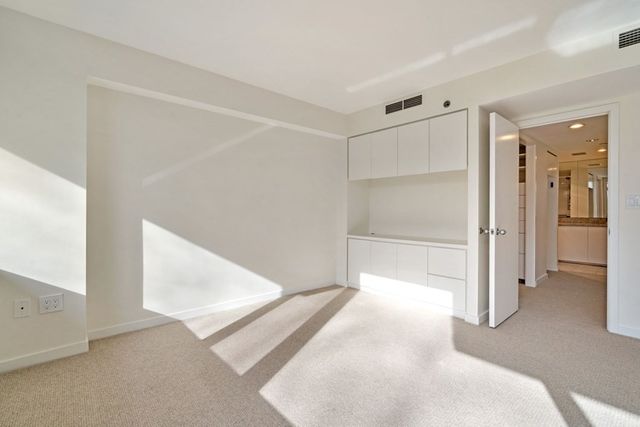 975 Memorial Drive 204, Cambridge, MA 02138