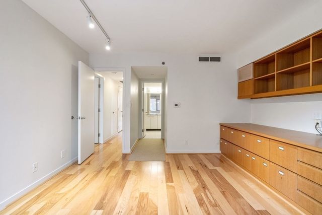 975 Memorial Drive 204, Cambridge, MA 02138