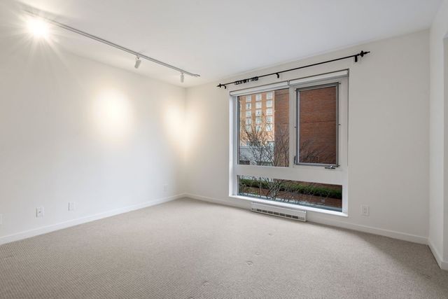 975 Memorial Drive 204, Cambridge, MA 02138