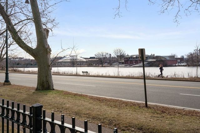 975 Memorial Drive 204, Cambridge, MA 02138