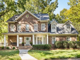 608 Olde Cotswold Court, Charlotte, NC 28211