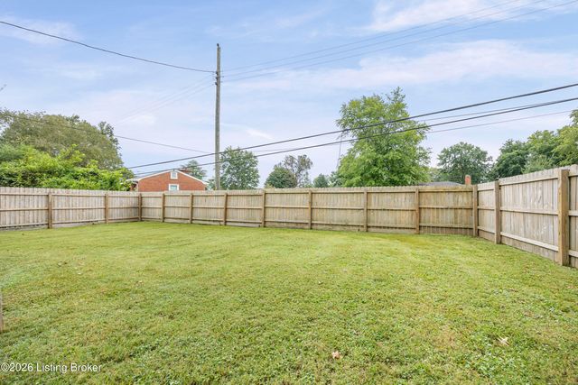 9817 Northridge Dr, Louisville, KY 40272