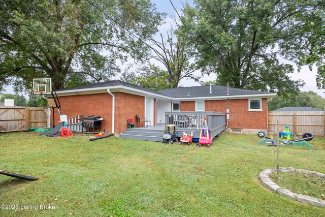 9817 Northridge Dr, Louisville, KY 40272